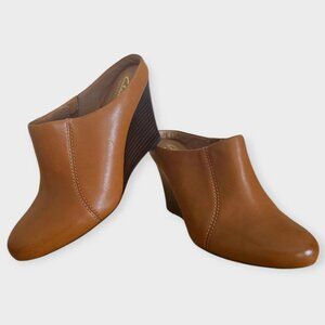 Clarks Tan Wedges